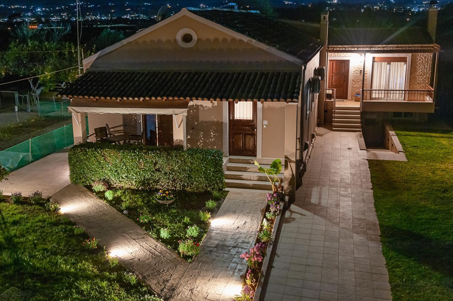 Small Garden By Studio Spyros Kanoni  Luaran gambar